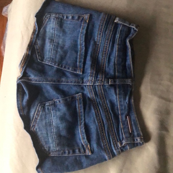 Kendall and Kylie shorts - Picture 2 of 5